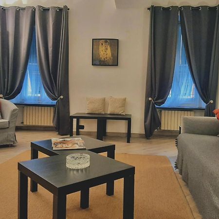Posidonia Casa Al Mare In Citta Lägenhet Genua Exteriör bild